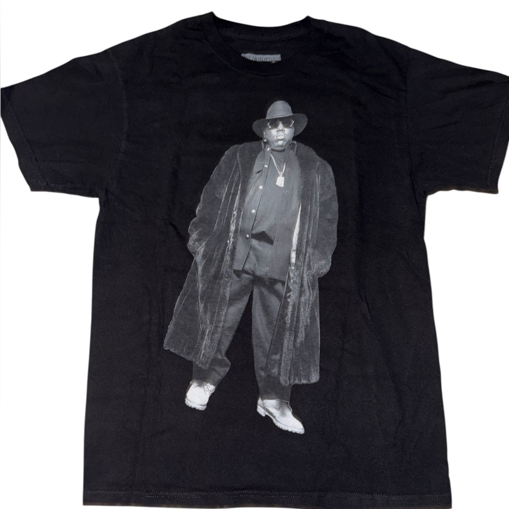 Artistic Black Short Sleeve Tee with Graphic Print